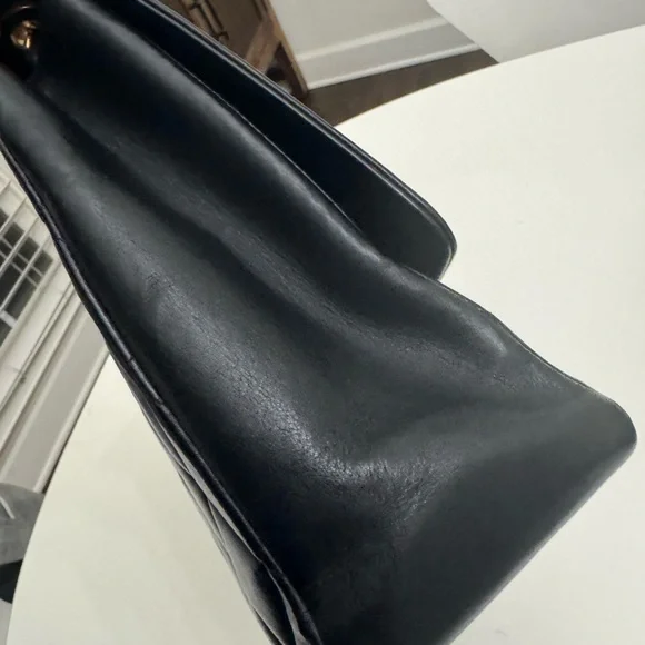 Chanel Maxi Classic Flap Bag 24K - Picture 5 of 17